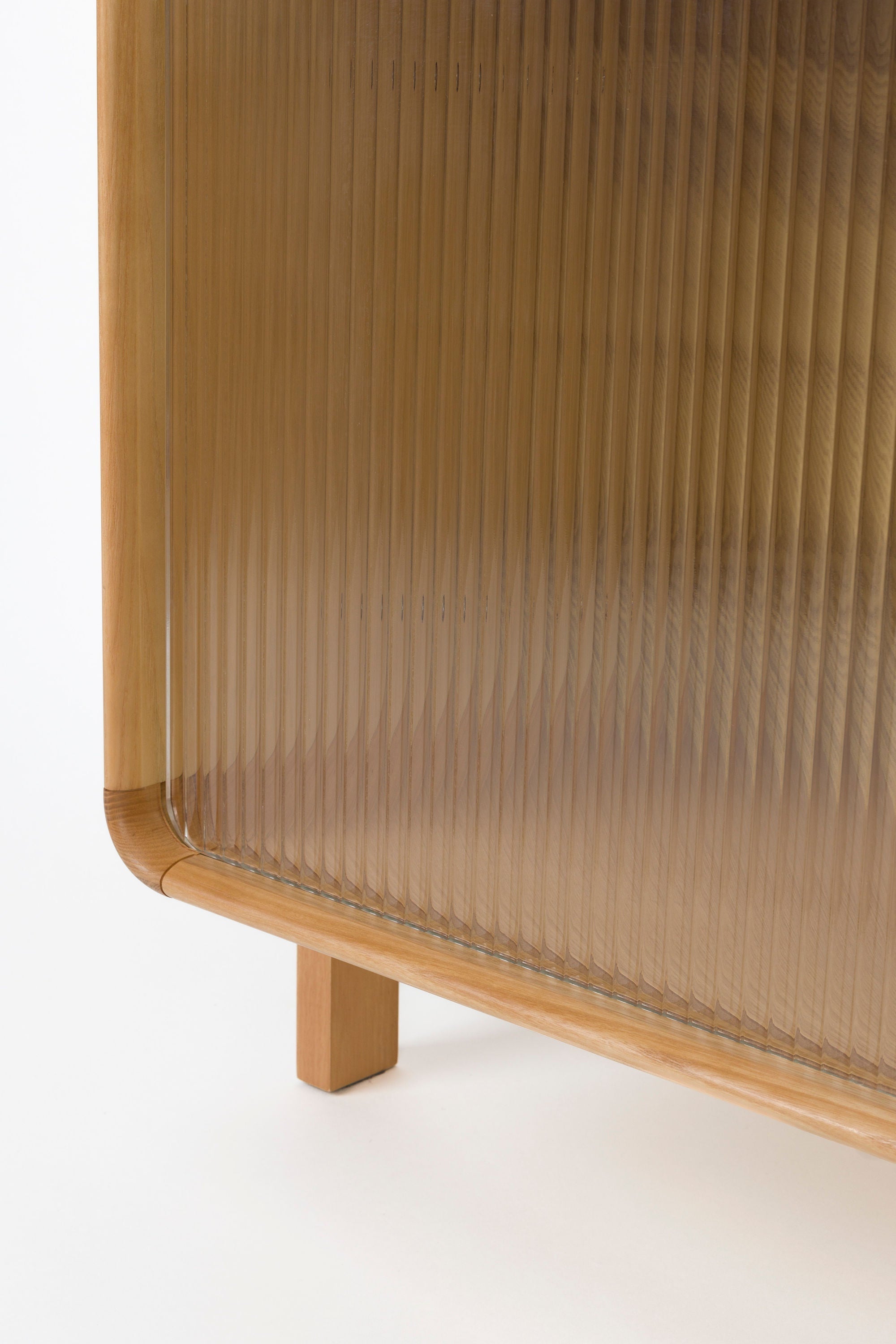 Zuiver Rise Natural Oak Wood & Ribbed Glass Display Unit